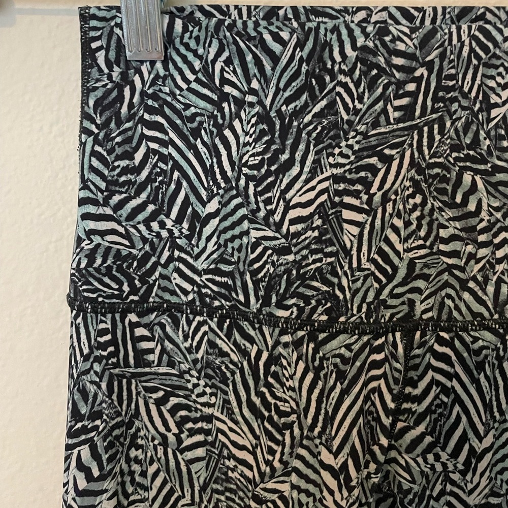 Lululemon Ombré Zebra Leggings - Picture 10 of 11